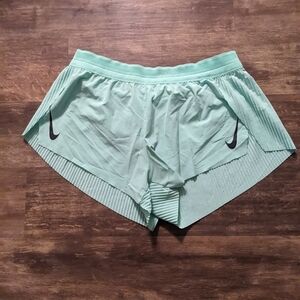 W Nike Aeroswift 3" short, medium mint green